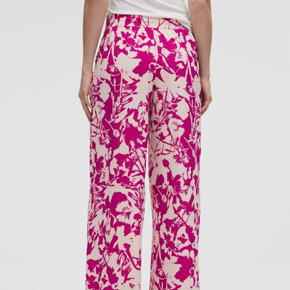 Lululemon Swift Mid-Rise Wide-Leg Pants - size 6 - Picture 4 of 6